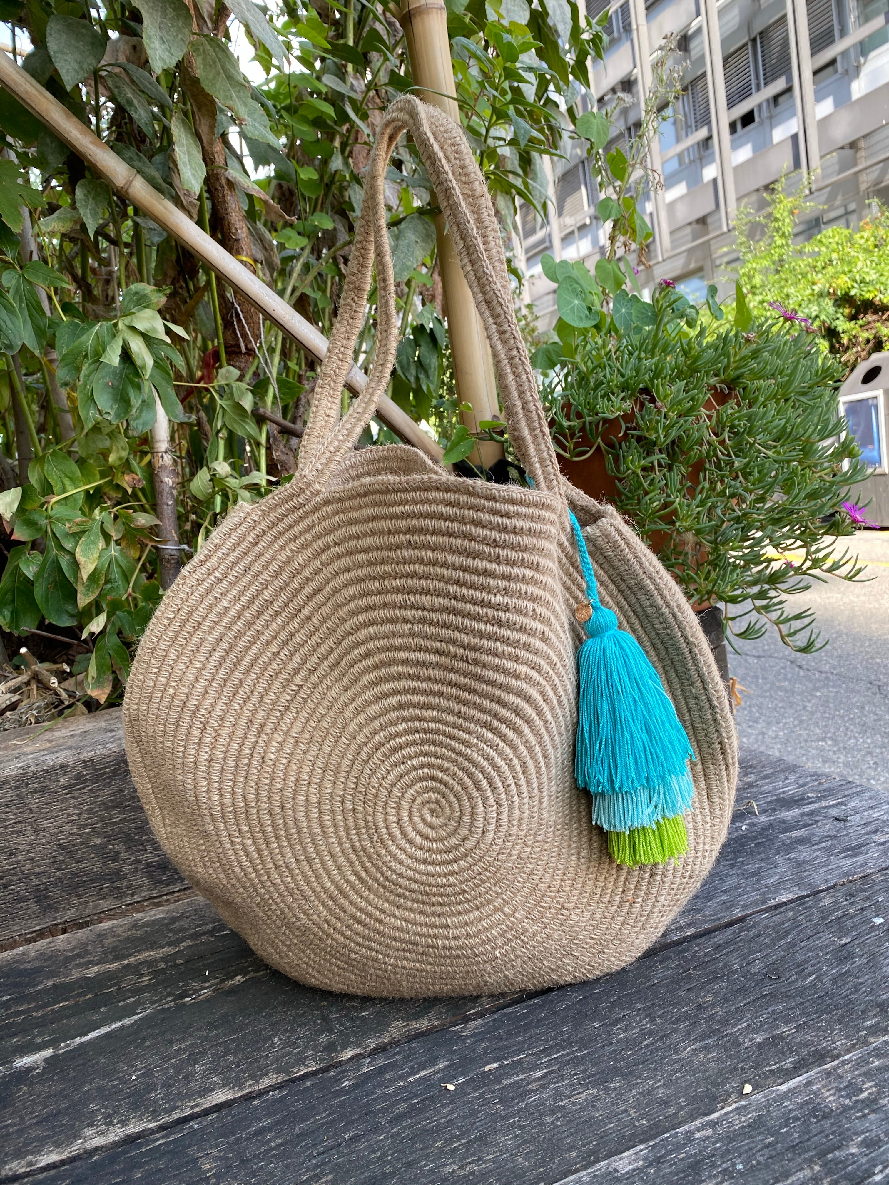 Mango round sales raffia bag