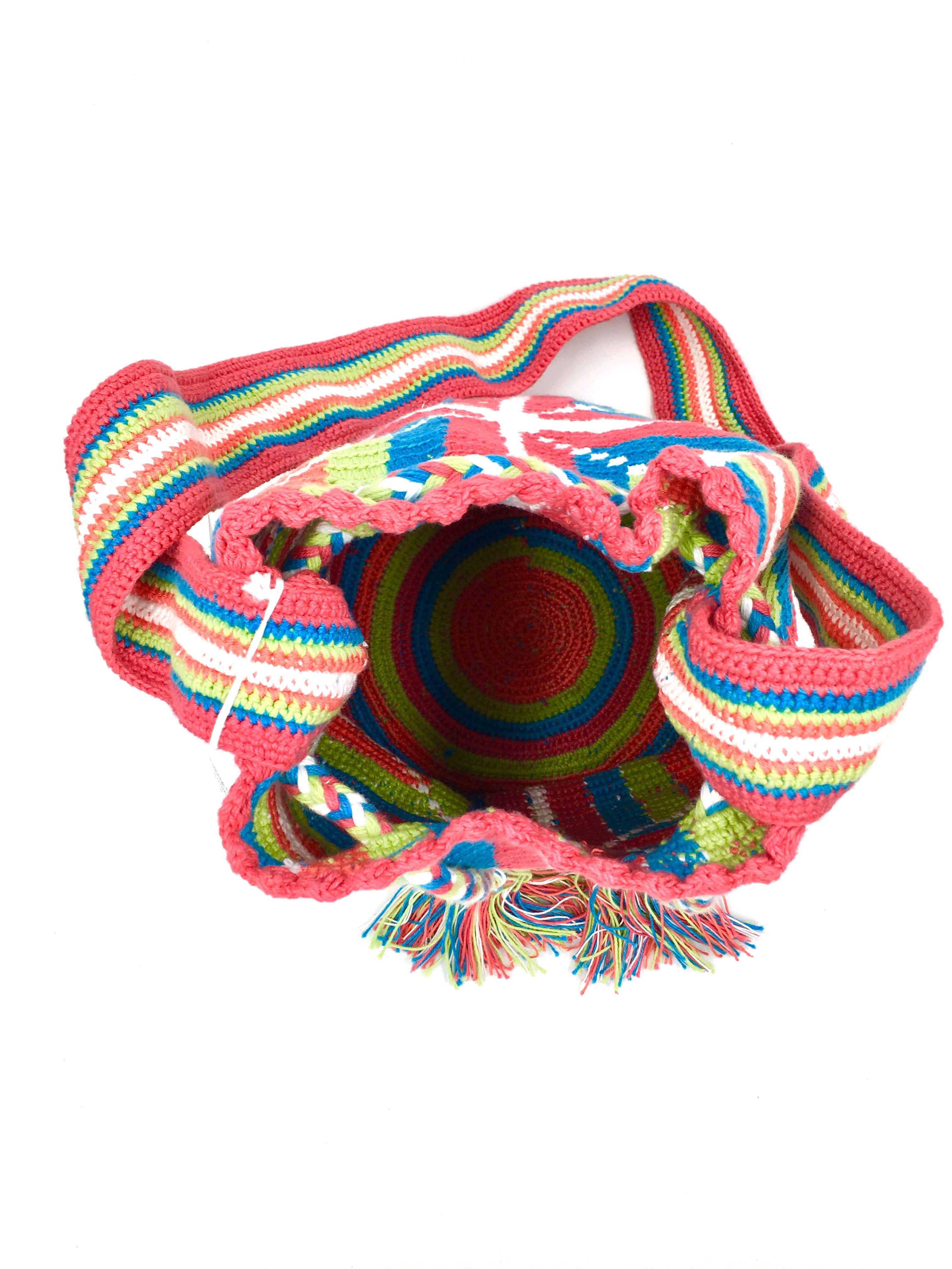 Pompom bag, wayuu pattern.